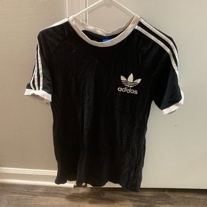 Large adidas black tshirt with white stripes on shoulders. Mens/womens